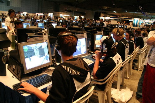 邻东湖的中 邻东湖的中